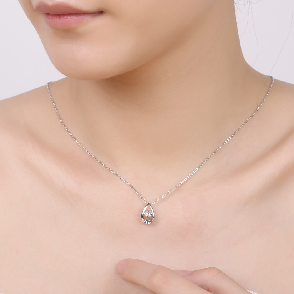 Classic Fashion Design Water Drop Shape 925 Silver Nature Dancing Diamond Stones Pendant Necklace