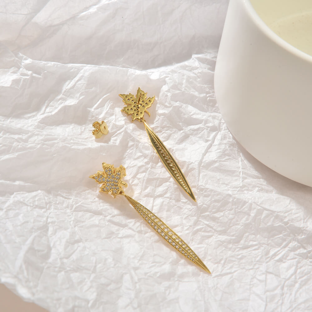 OEM Special Fashion Custom Earring Maple Leaf Shape 18K Gold Earrings Jewelry